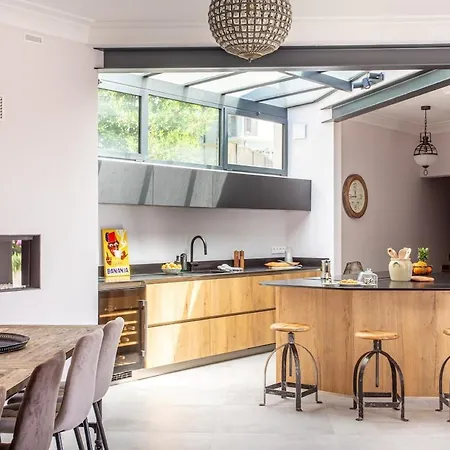 Newly Renovated Villa Apartman Antibes