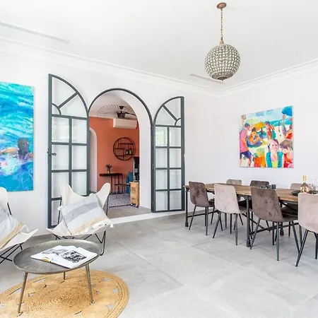 Apartmán Newly Renovated Villa